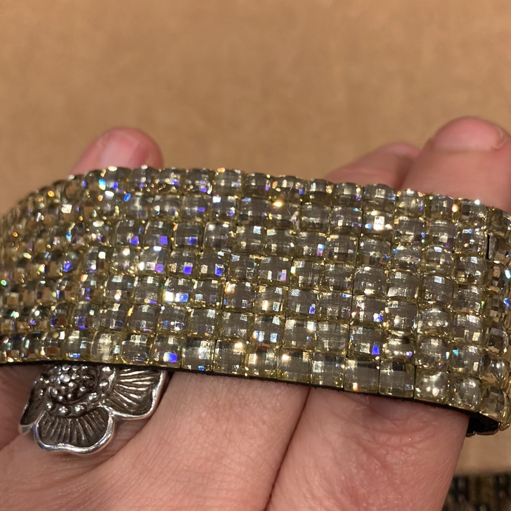Rhinestone heart clasp bracelet - Picture 2 of 15